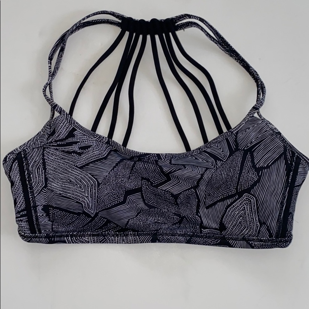 Lululemon Free to Be Bra
